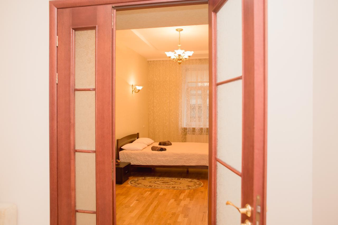 Appartement Dorosh Apartamet à Lviv Extérieur photo